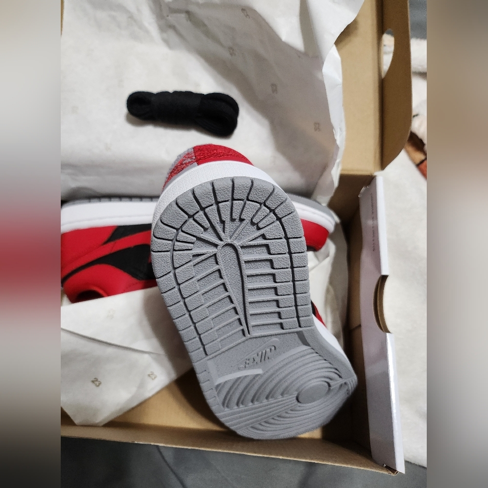 Nike Air jordans 1 Low - Picture 5 of 5